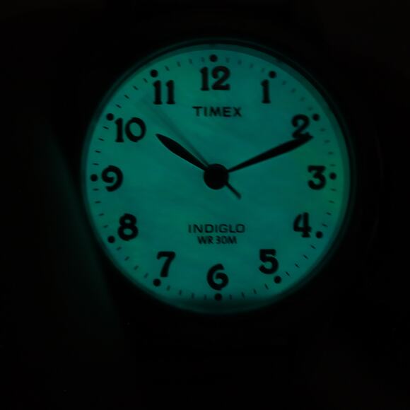 Timex Indiglo Silver Tone MOP 26mm Womens Watch Stretch Band w New Battery - Picture 8 of 12